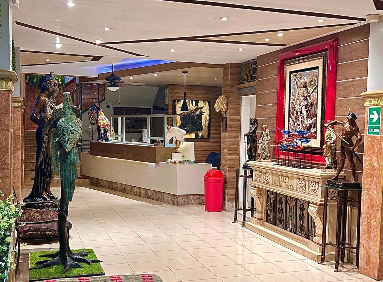 Rizzo Plaza Hotel トゥンベス エクステリア 写真